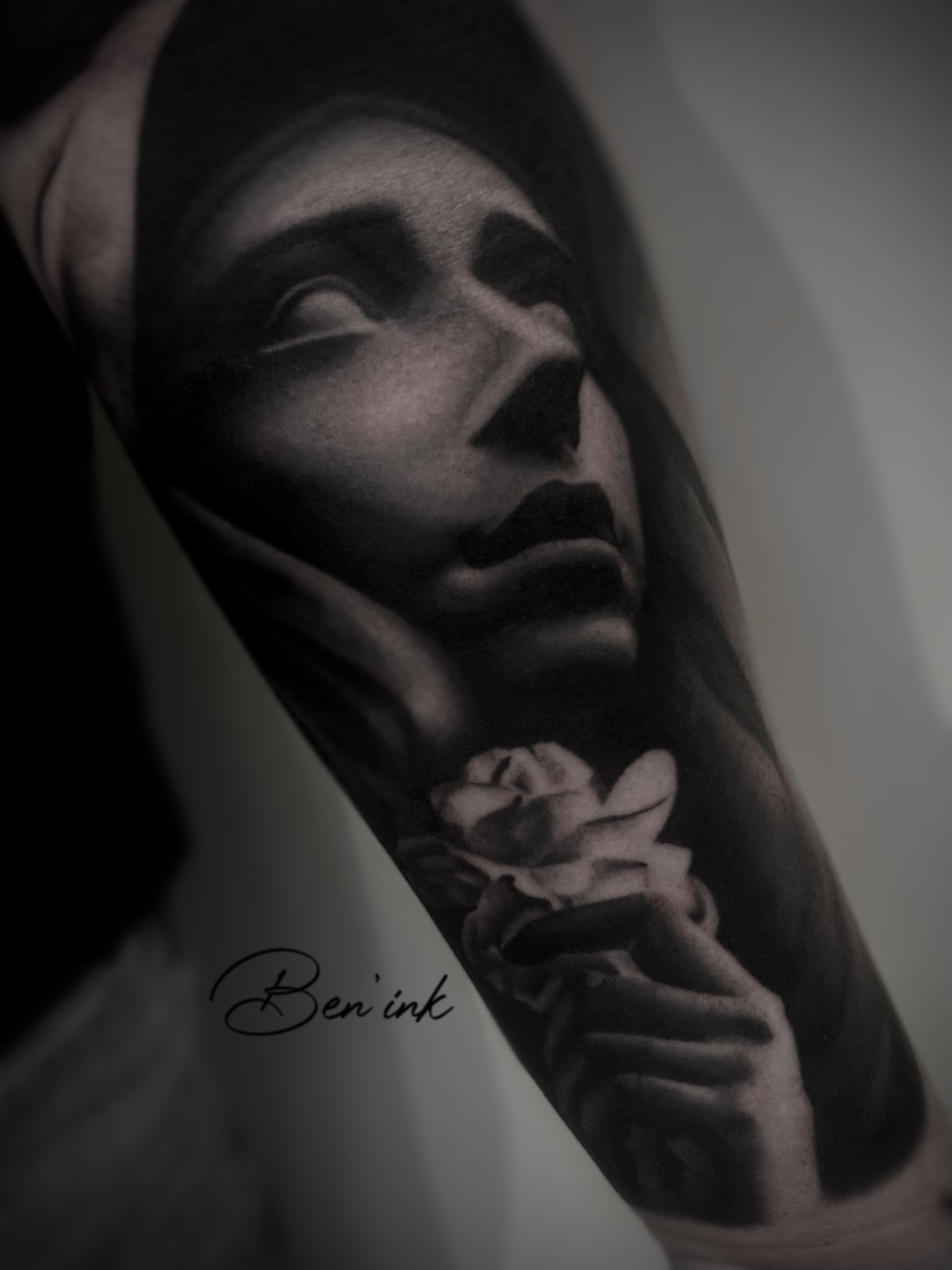 La Vierge Marie — tatouage par Ben INK